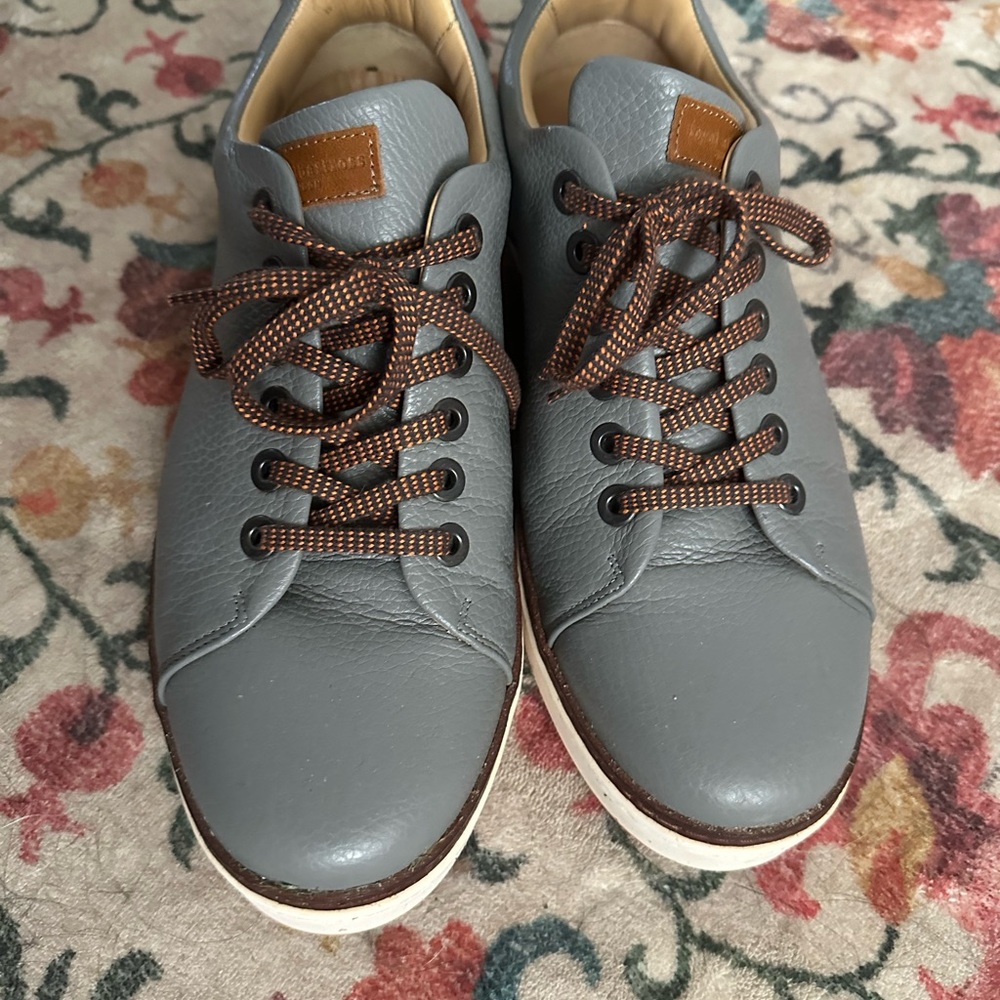 Handmade in Portugal, spikeless golf shoes.